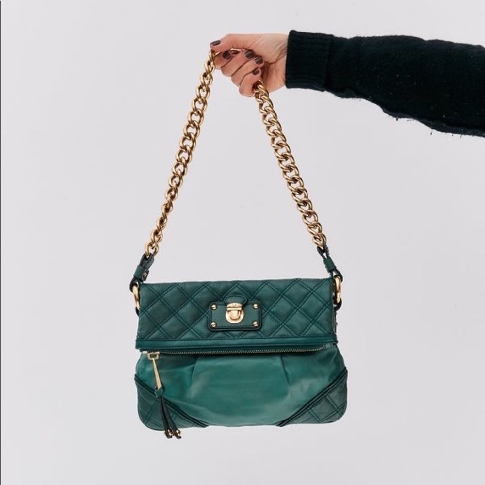 MARC JACOBS 100% AUTHENTIC BEAUTIFUL QUILTED SHOULDER BAG WITH GOLD HARDWARE! 😍
